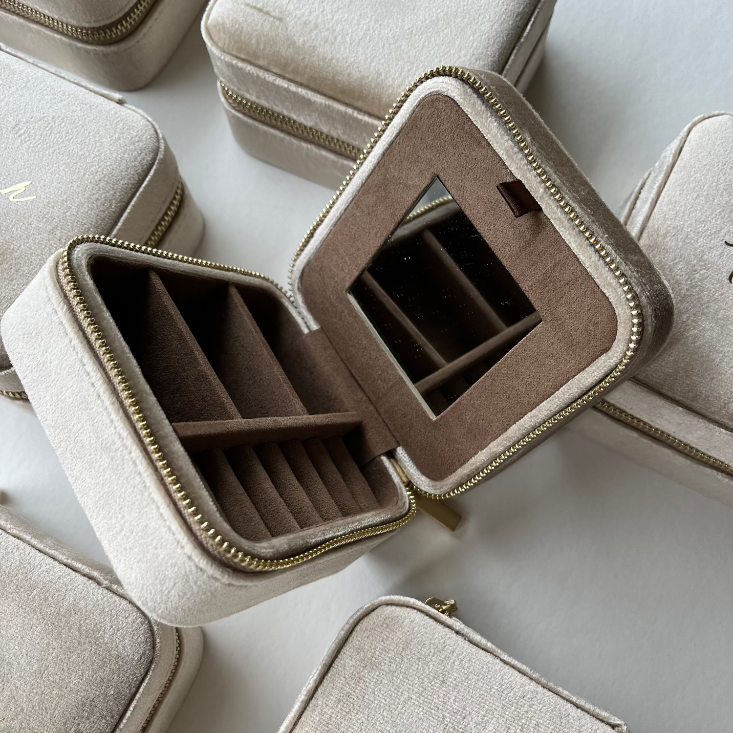 Personalized Velvet Jewelry Pouch (M)