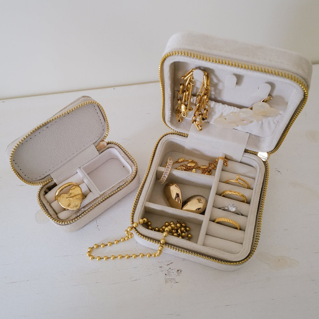 Personalized Velvet Jewelry Pouch (M)