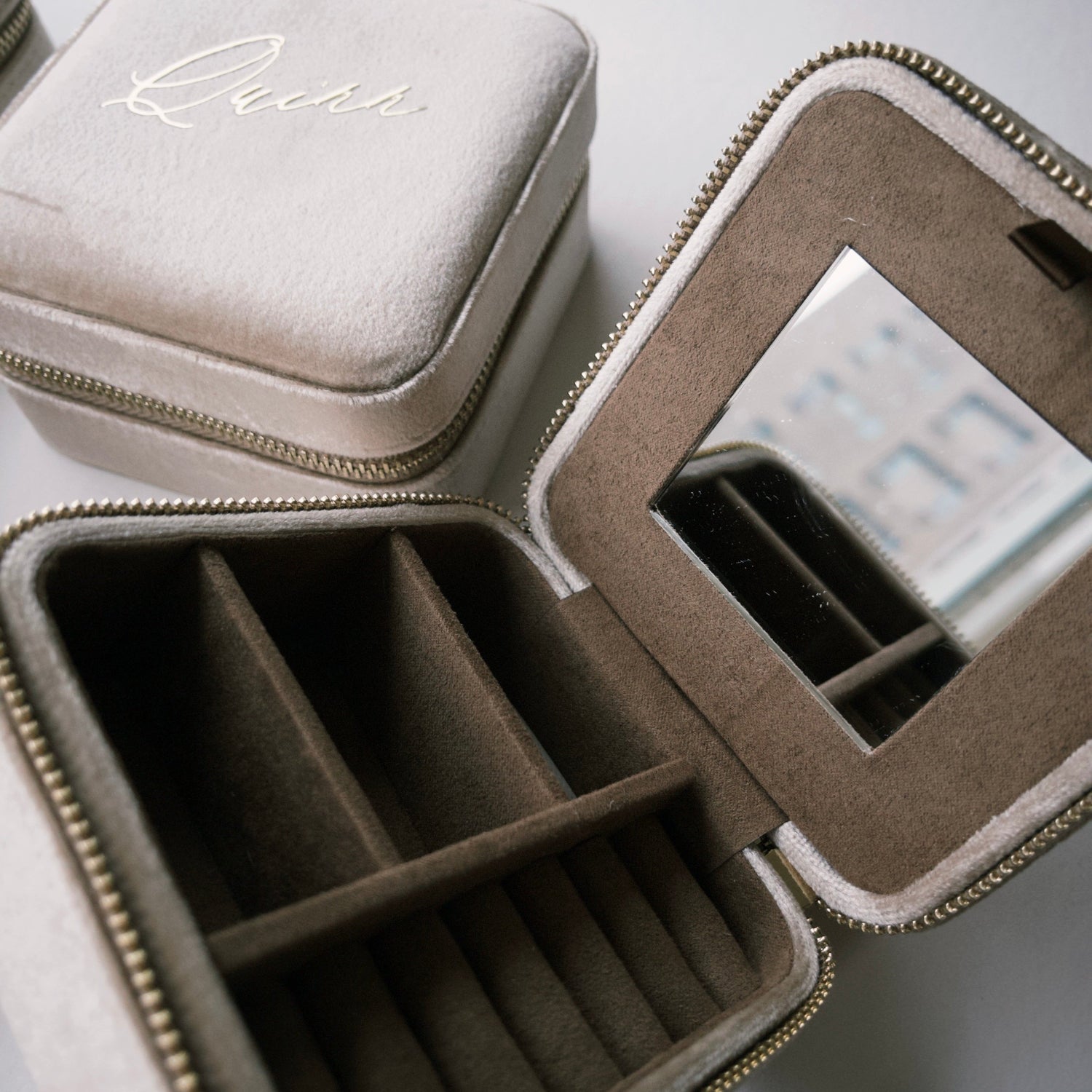 Personalized Velvet Jewelry Pouch (M)